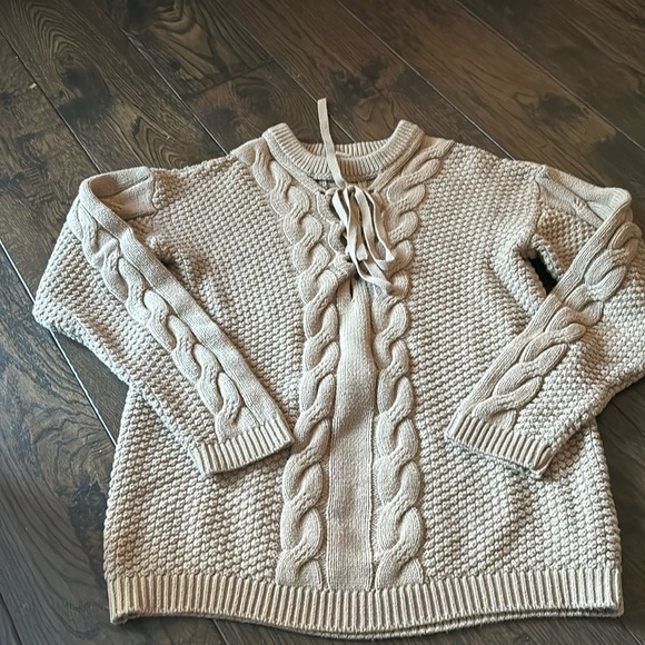 5/$25 Forever 21 sweater - Picture 1 of 1